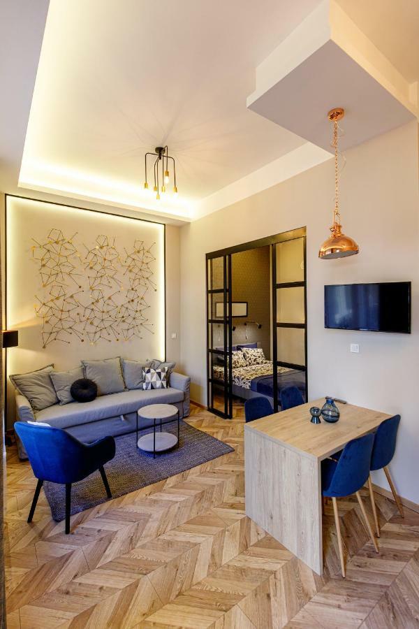 E13 - Elegant Apartment Budapest Exterior photo