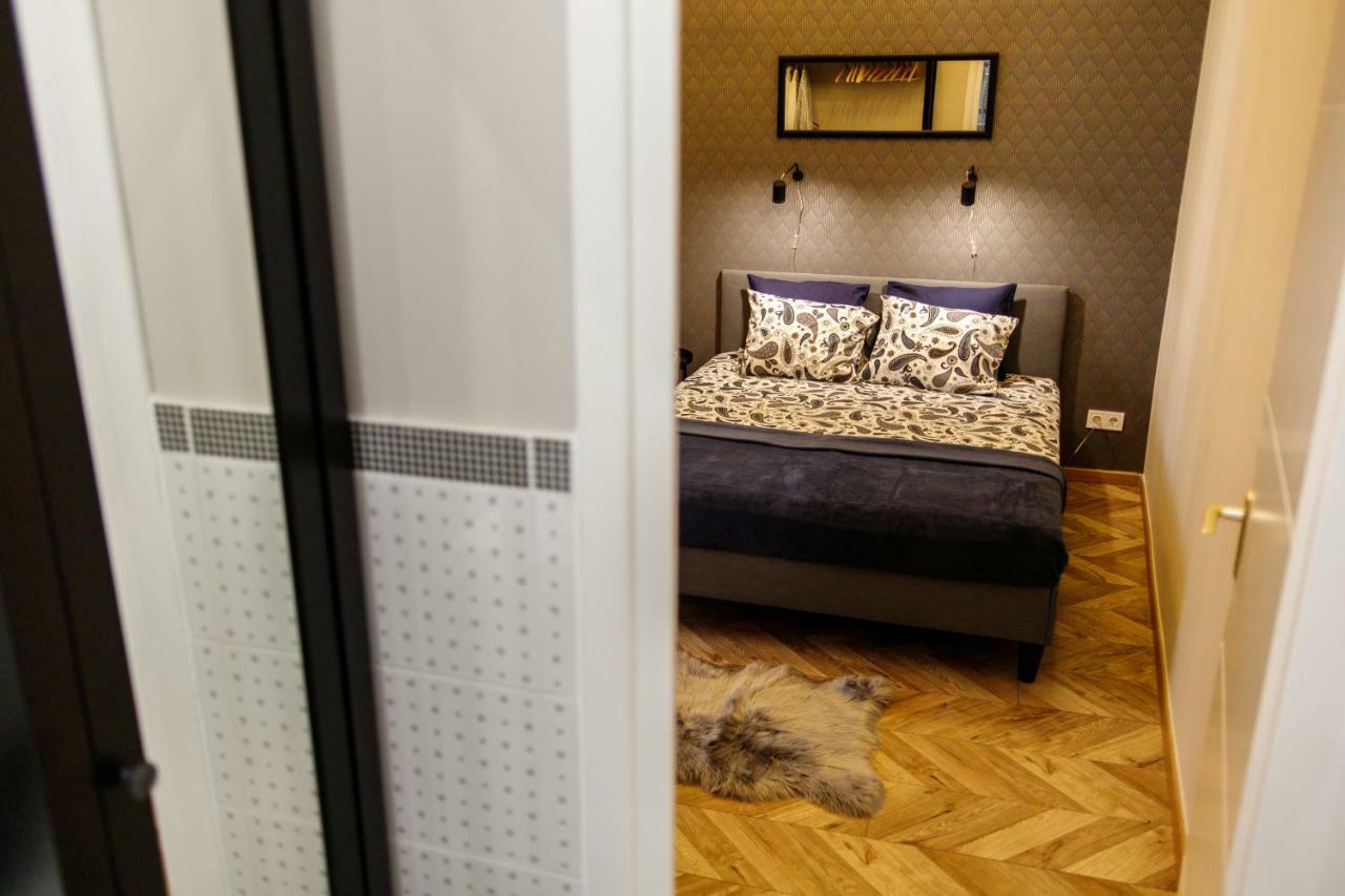 E13 - Elegant Apartment Budapest Exterior photo