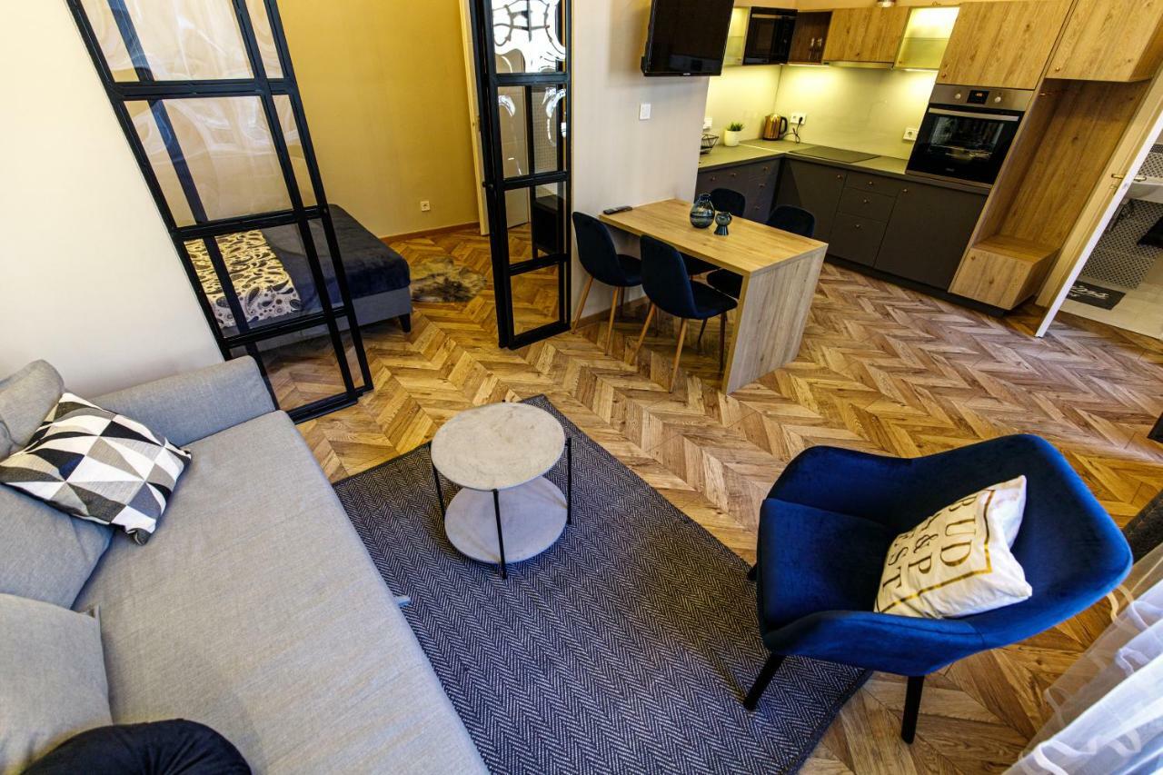 E13 - Elegant Apartment Budapest Exterior photo